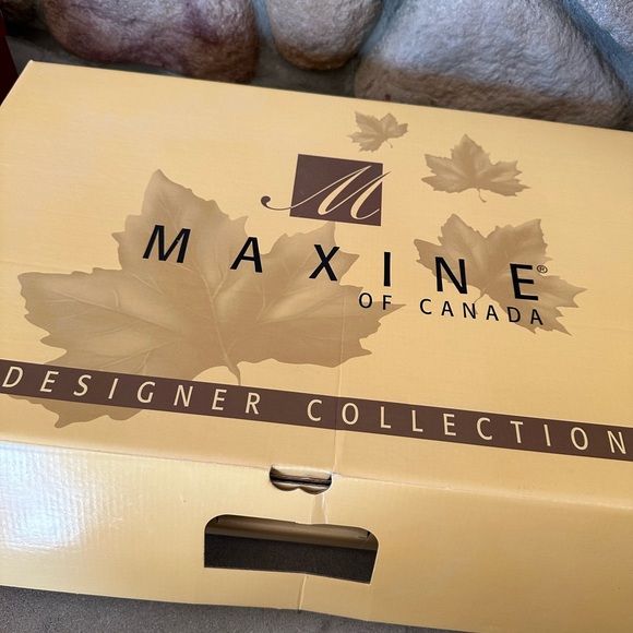 Maxine of Canada black boots size 8 - Picture 6 of 6